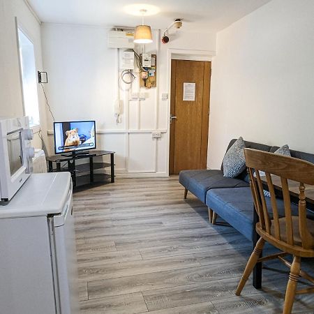 Cozy Central Apartments - With Private Kitchens & Bathrooms พอร์ตสมัธ ภายนอก รูปภาพ